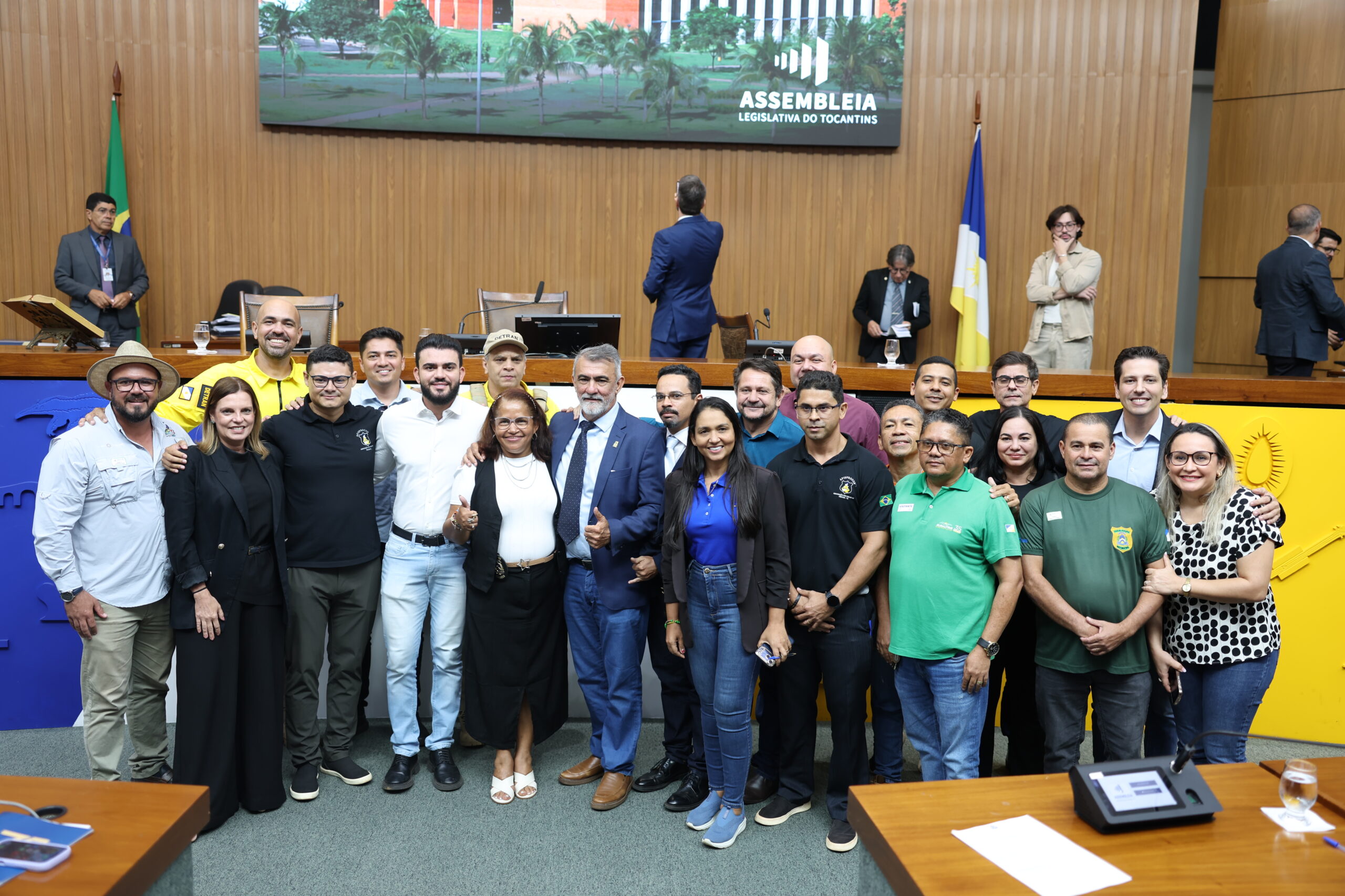 “Ninguém foi vencido, os ganhadores foram os servidores”, afirma Amélio após derrubada de veto sobre indenizações